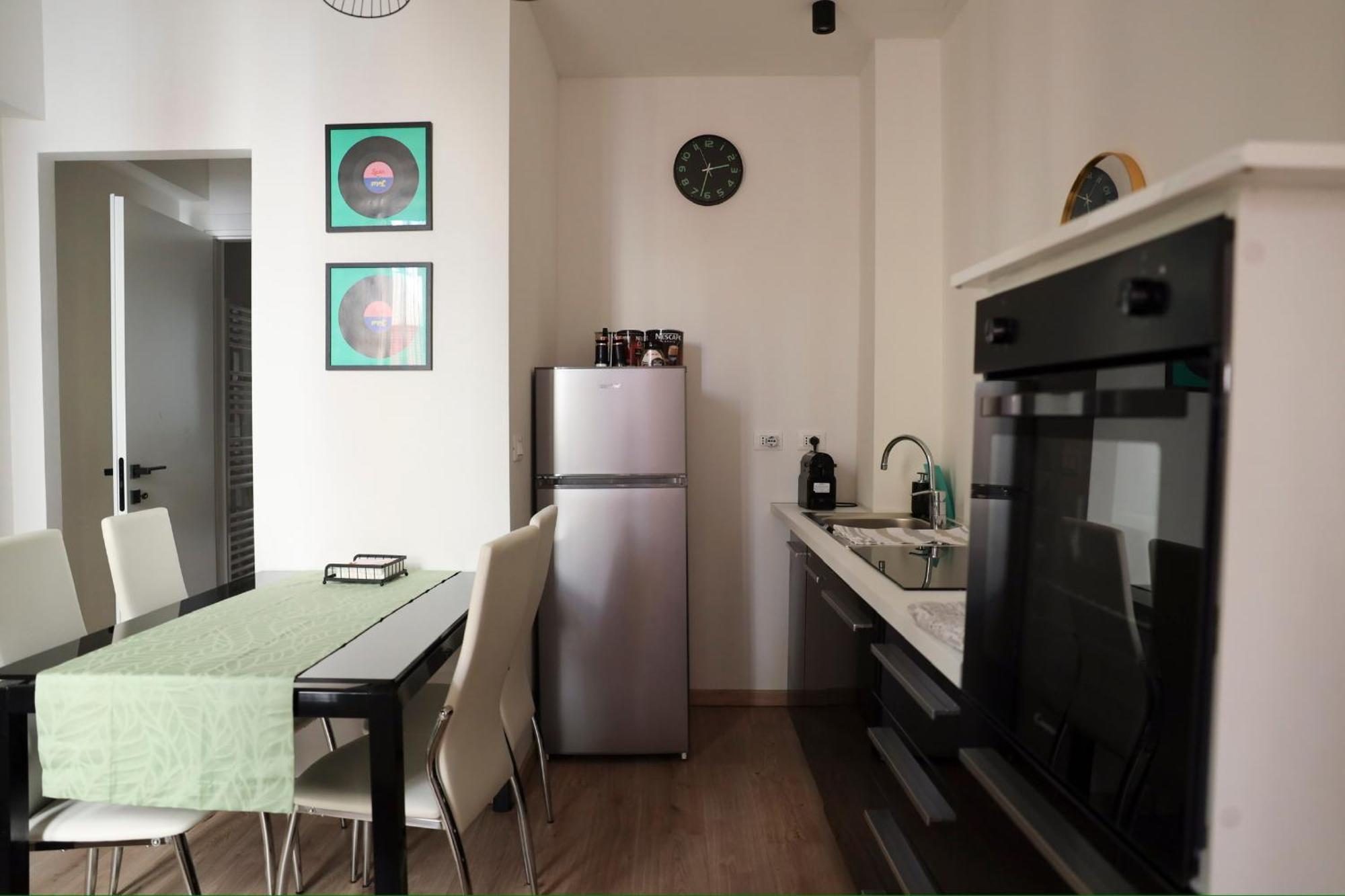 Urban Corner House Apartment Болоня Екстериор снимка