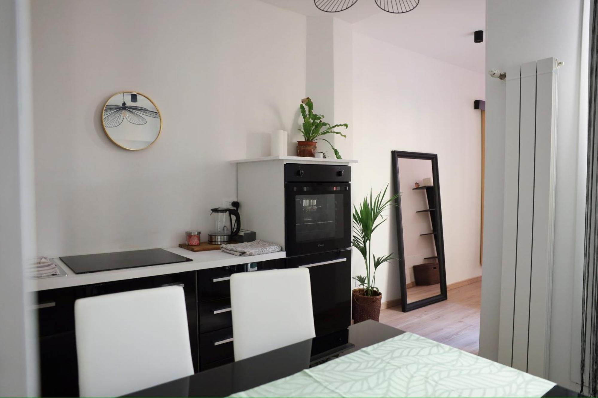Urban Corner House Apartment Болоня Екстериор снимка