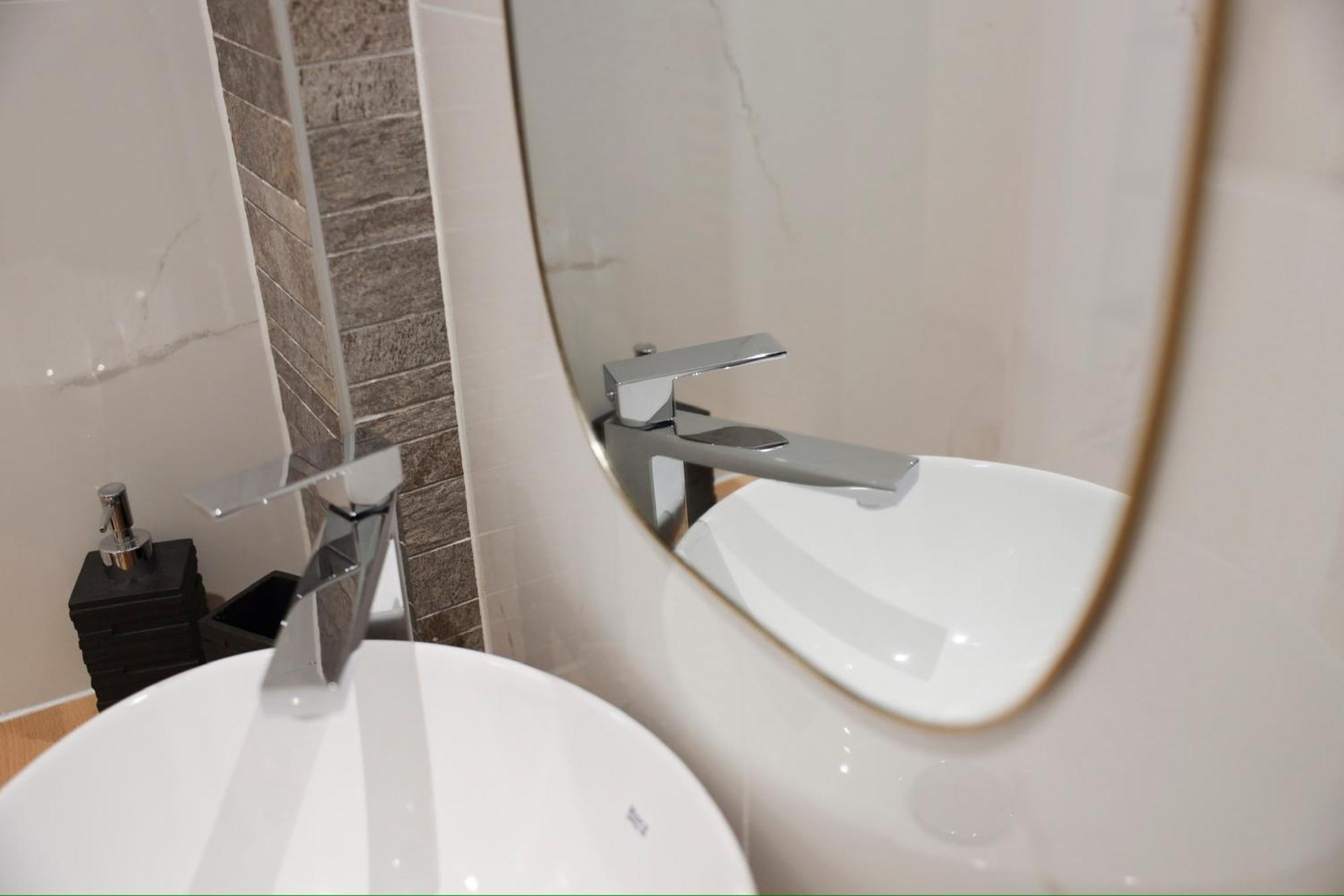 Urban Corner House Apartment Болоня Екстериор снимка